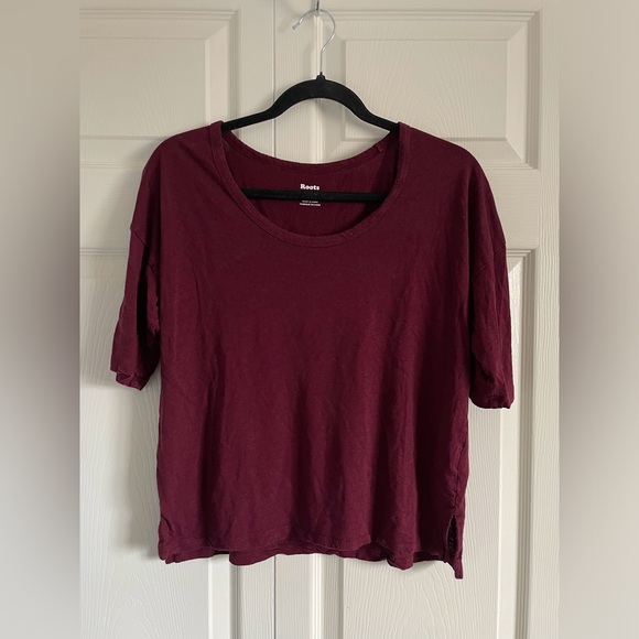 ROOTS WOMEN’S SIZE SMALL MAROON 1/2 SLEEVE LENGTH T-SHIRT - Picture 1 of 4